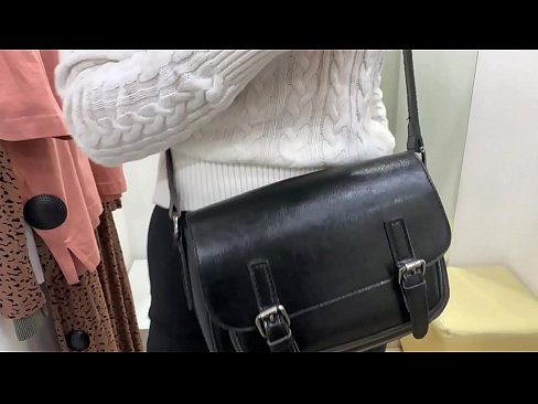 ❤️ Masturbation na jama'a na matashiyar mace FeralBerry tare da dildo a cikin dakin da ya dace Batsa mai kyau a%ha.com-milf-300.ru ❌️❤